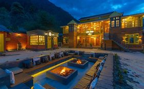 Whoopers Boutique Kasol